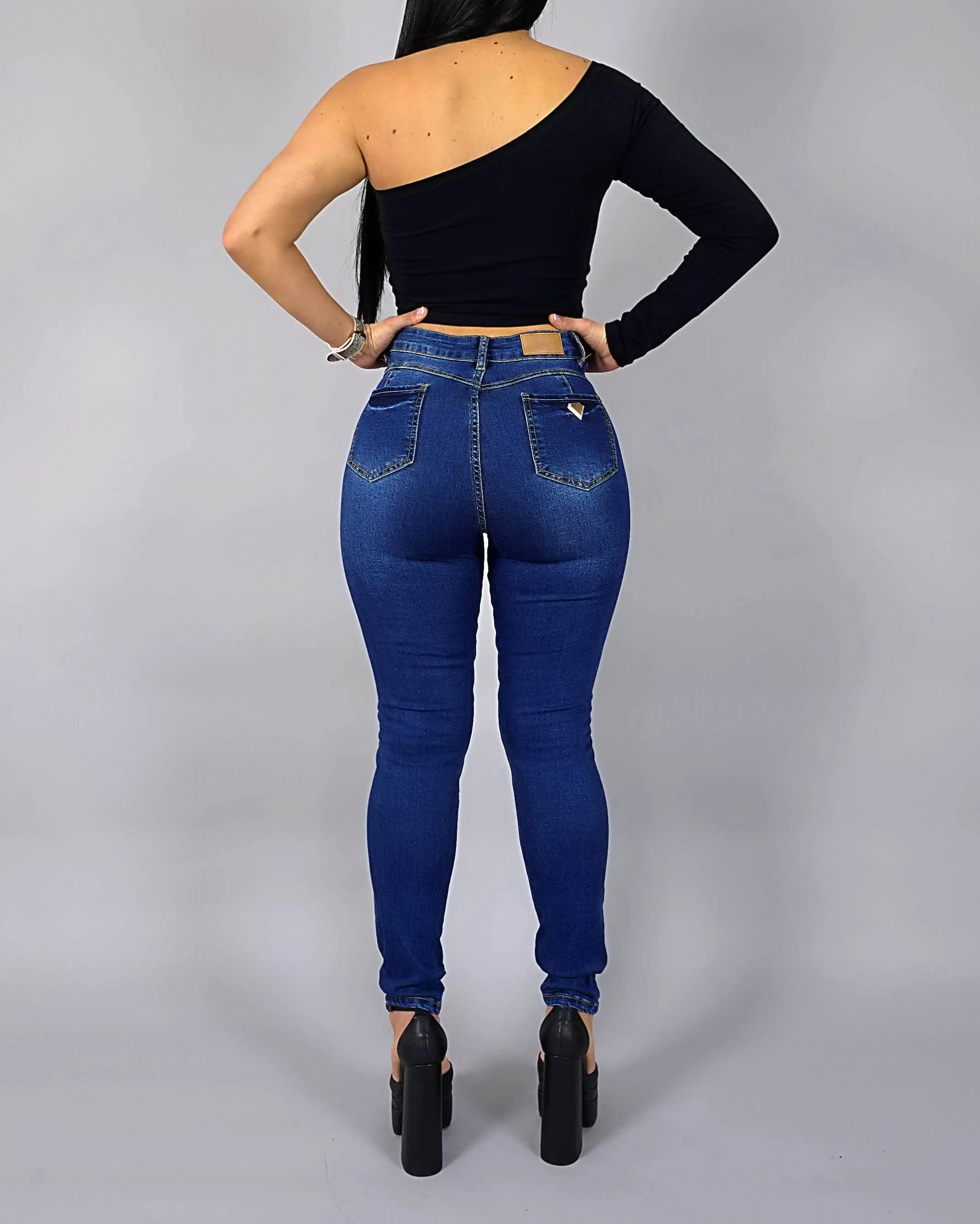 Schlank geschnittene blaue Faja-Jeans